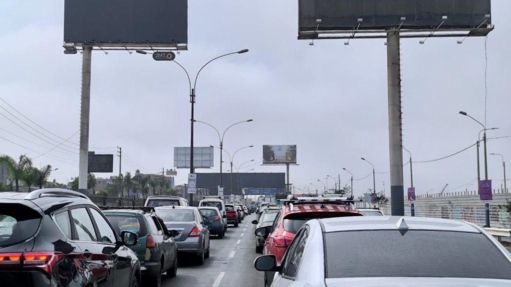 traffic from lima airport peru