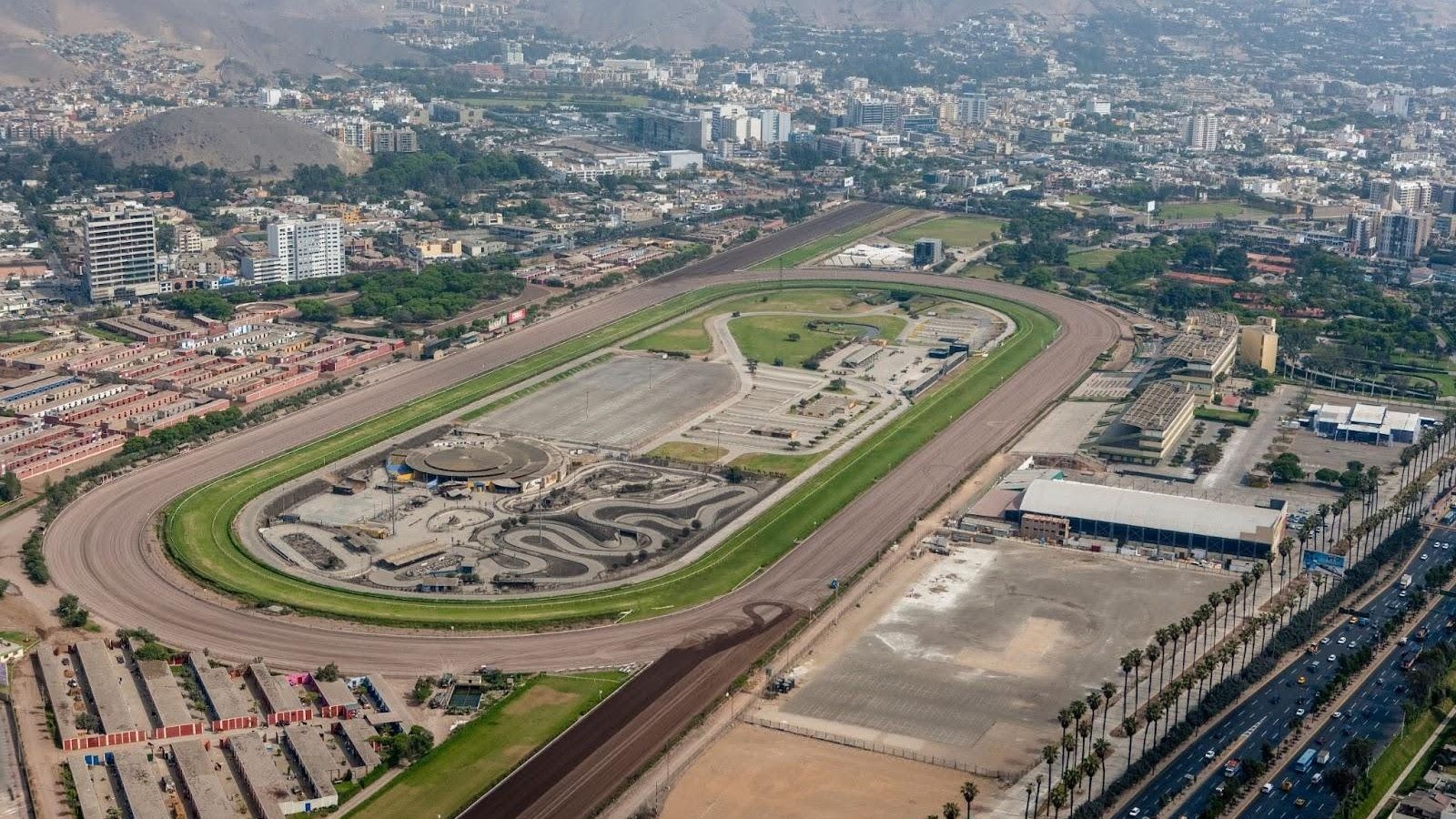 jockey plaza horse racetrack lima peru
