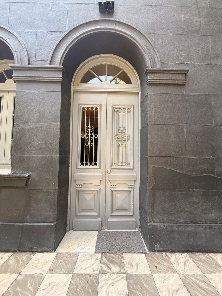 ELEGANT FRONT DOOR AT ESCVDO