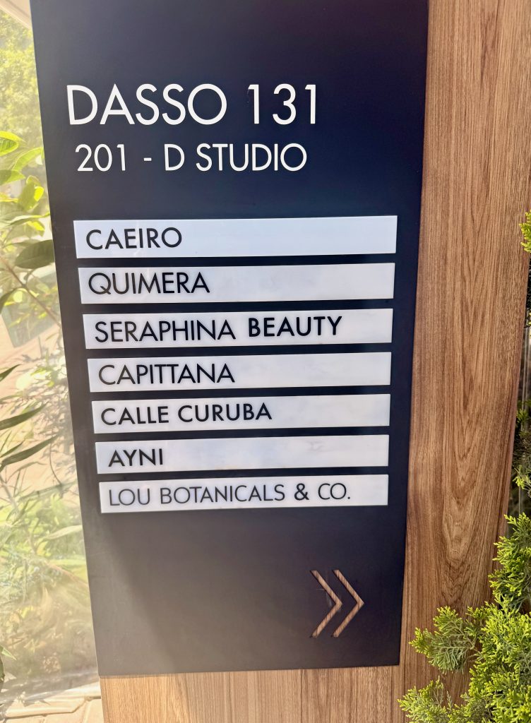 Calle Dasso 131 directory sign