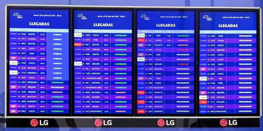 LIMA airport Departure/Arrivals screens