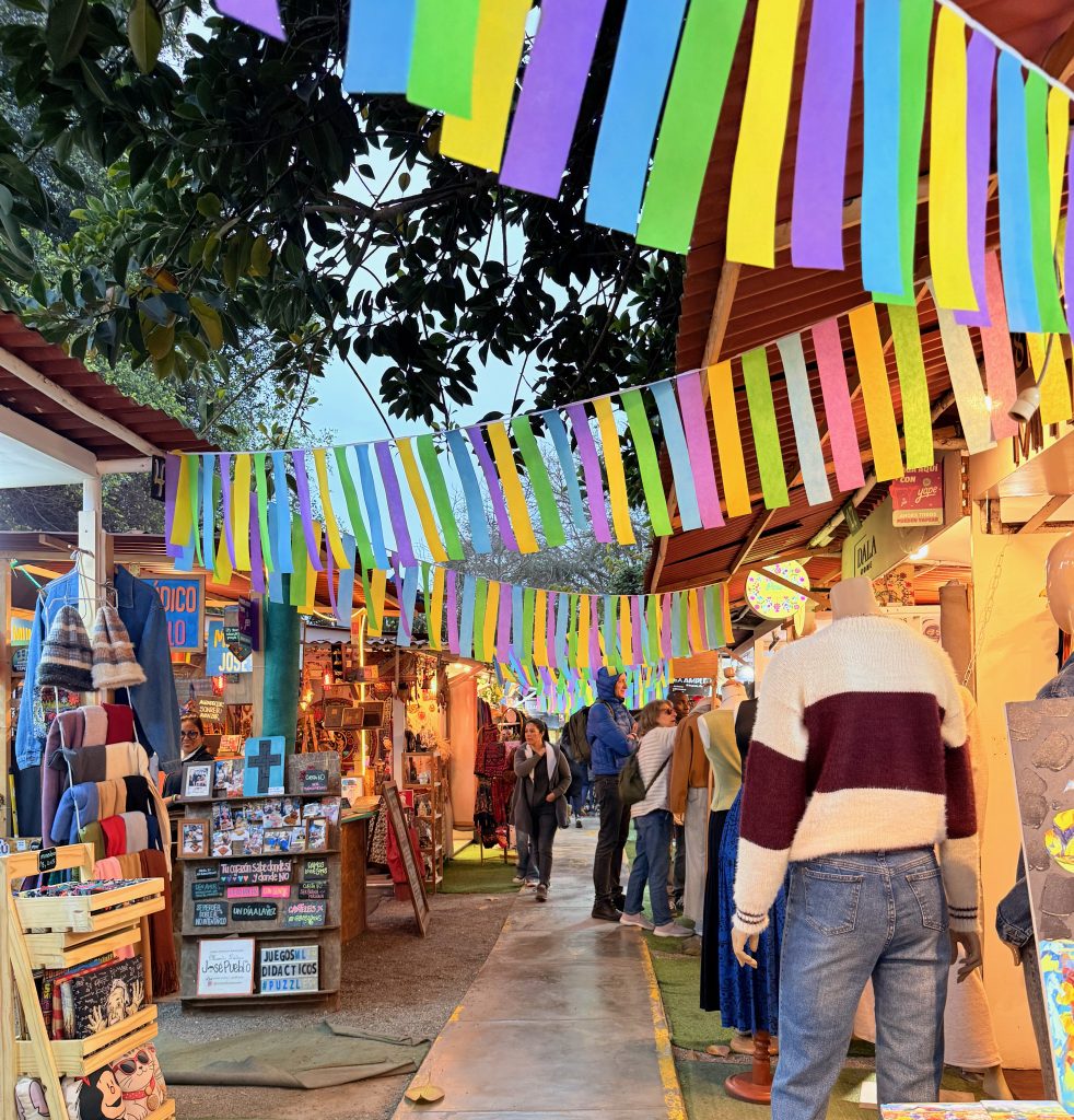 La Feria Unión de Barranco market with people shopping