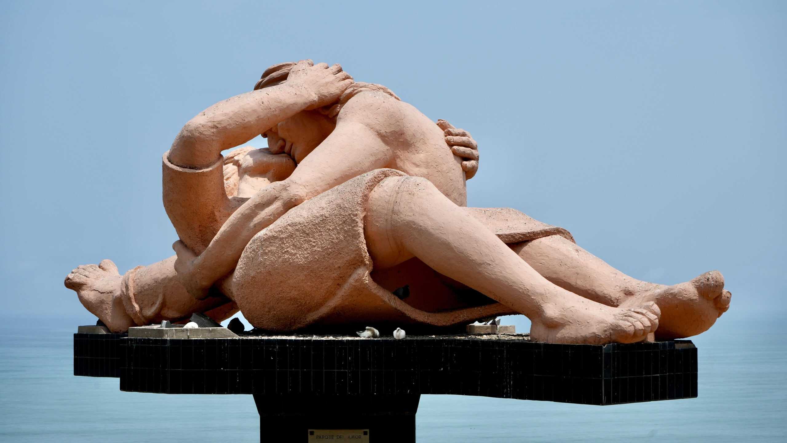 El Beso (The Kiss). A large sculpture in the "Parque del Amor" (Love Park) by the Pacific Ocean in the Miraflores district of Lima