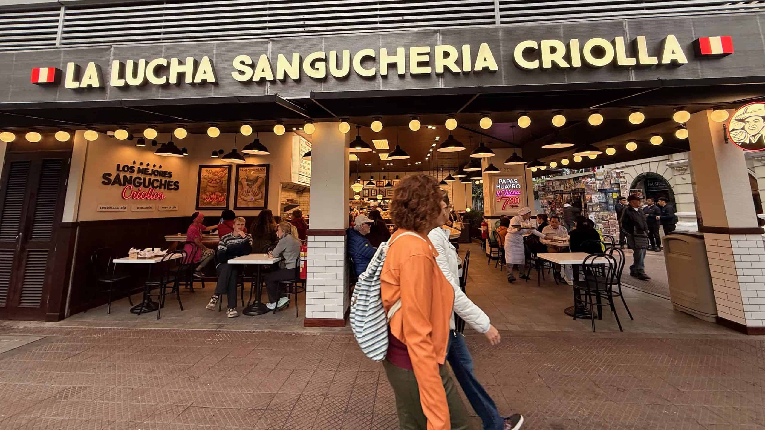 lucha sangucheria criolla