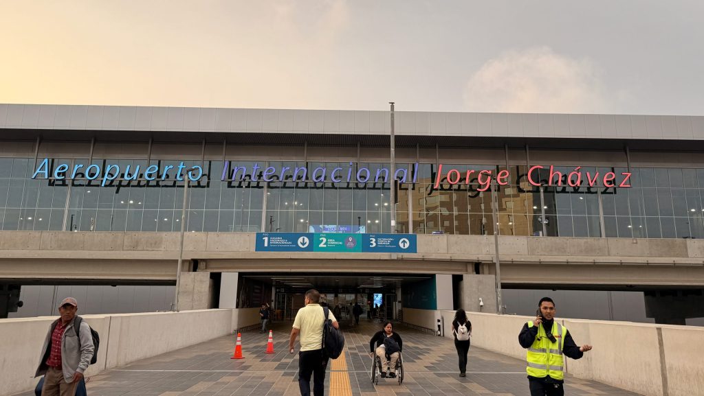 lima airport entrance sign