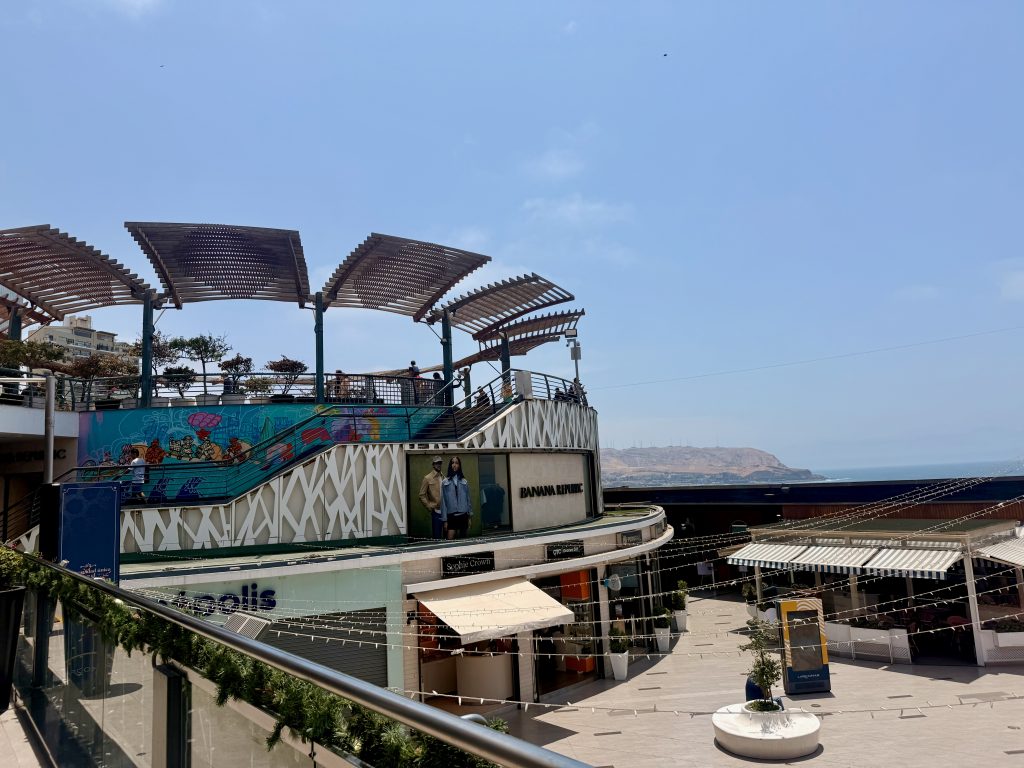 larcomar exterior in miraflores