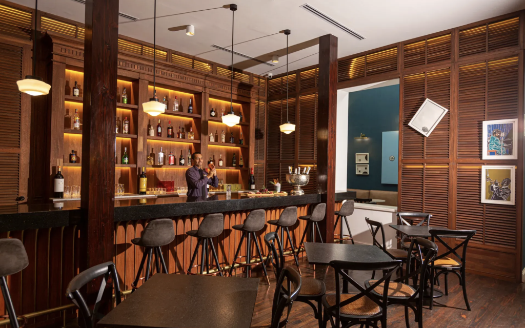 Hotel B dining area and bar in lima