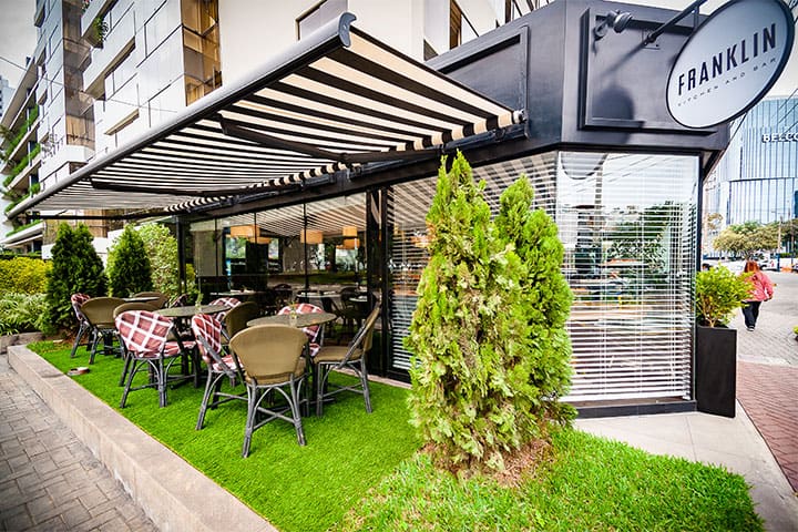 Roosevelt Hotel & Suites — Franklin Kitchen and Bar, the hotel's restaurant with outdoor seating